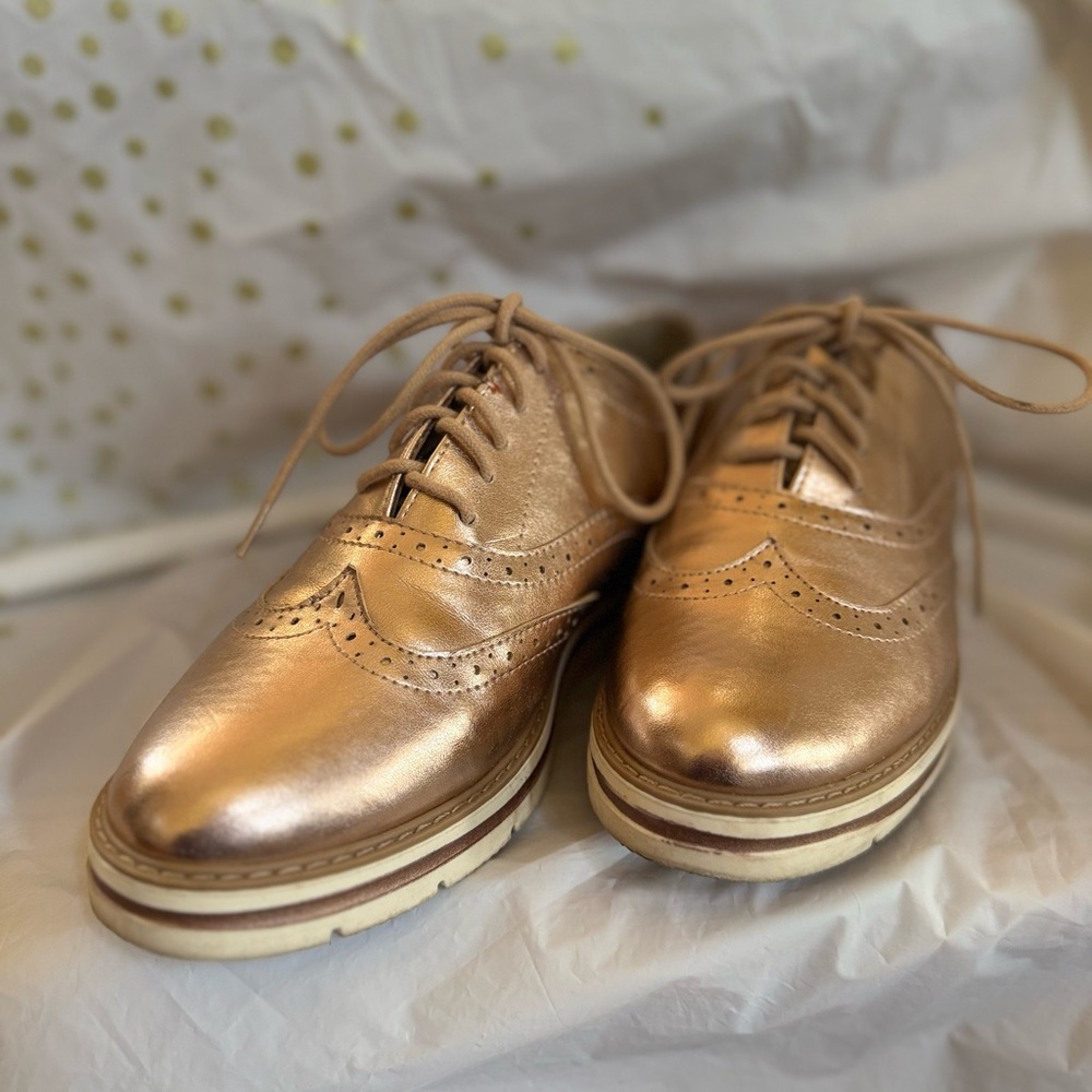 Soda Metallic Rose Gold Women's Oxfords